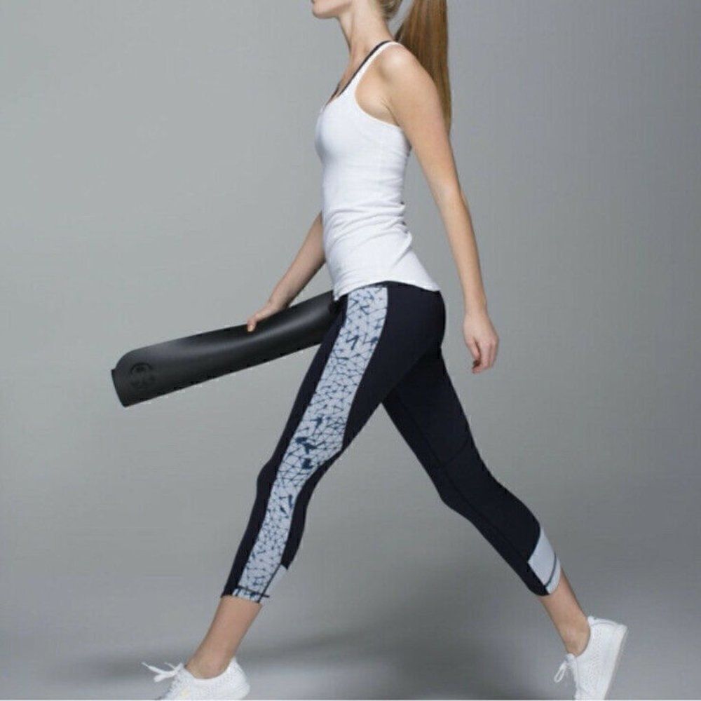 Lululemon Retreat 7/8 Crop Legging Pant Naval Blue Star Crushed
